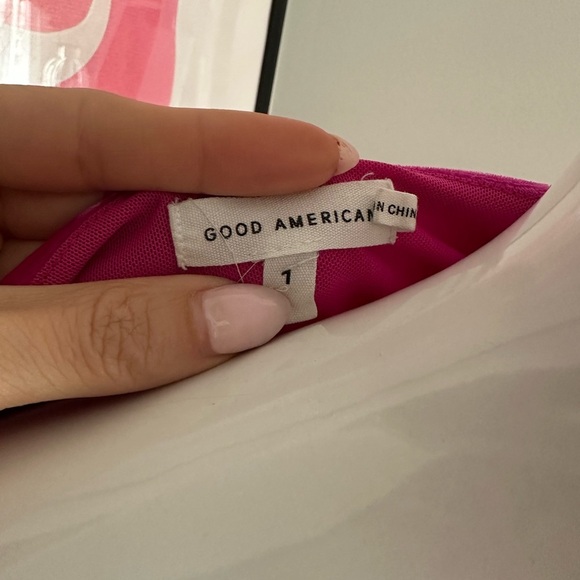 Good American Pink Velvet V-Neck Bodysuit - Picture 5 of 8